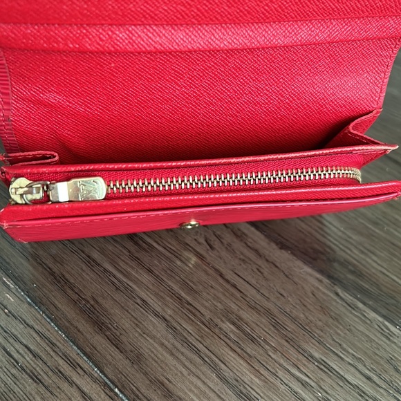 Louis Vuitton Red Epi Snap Wallet - Picture 15 of 15